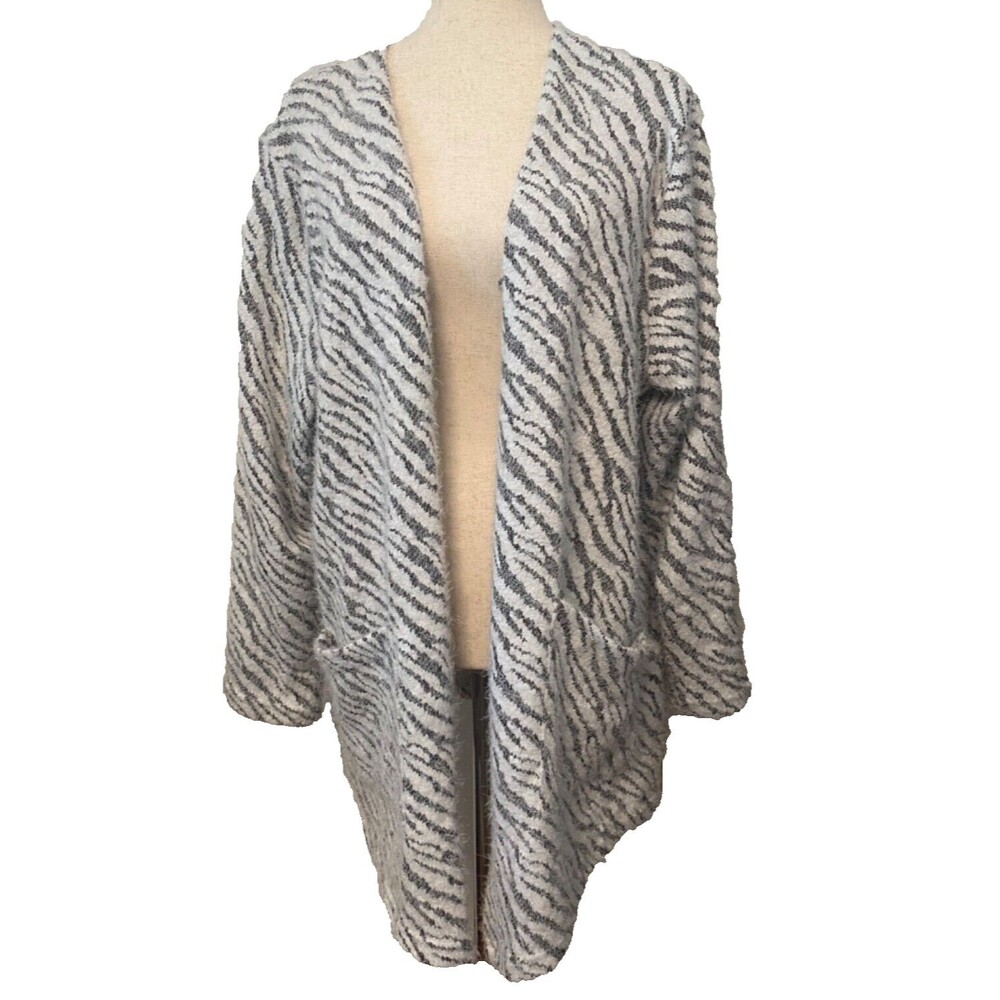 Maurices Fuzzy Kimono Sweater Cardigan Women’s Sz 2X White Black Zebra Pockets